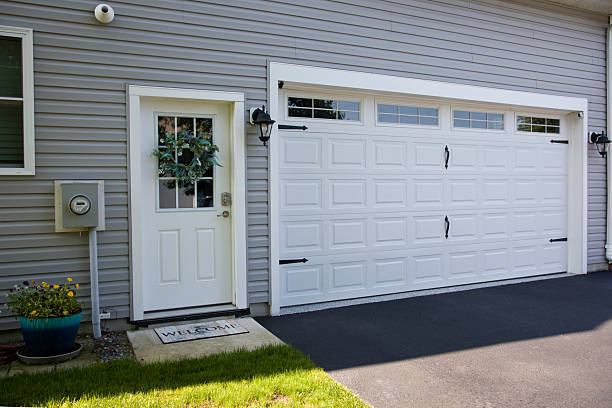 24/7 Emergency Garage Door Panel Replacement experts in Lake Hamilton, FL